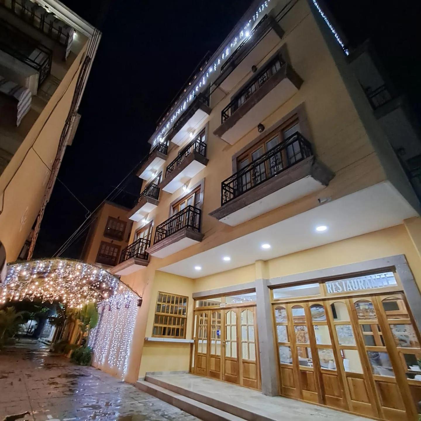 Cancun International Suites Екстер'єр фото